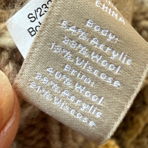 Handmade Crochet Bonnet hood + banana republic beanie hat - Picture 10 of 10